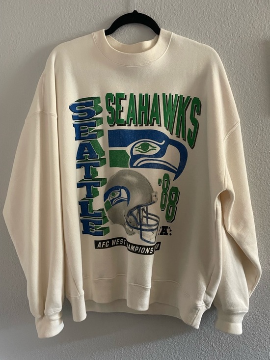 Abercrombie & Fitch Other - Abercrombie & Fitch NFL Cream Seattle Seahawks Graphic Crewneck
